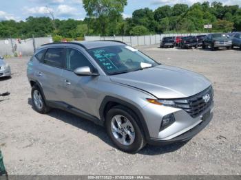  Salvage Hyundai TUCSON