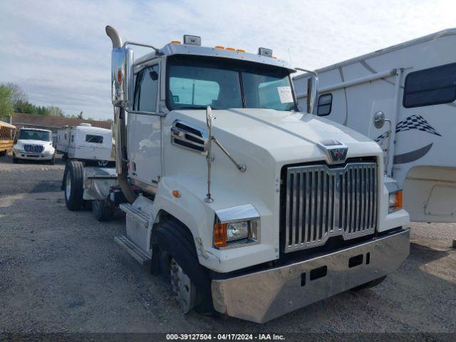  Salvage Western Star 4700 Set Forward Axle