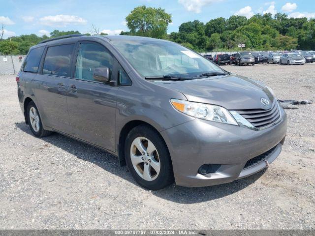  Salvage Toyota Sienna