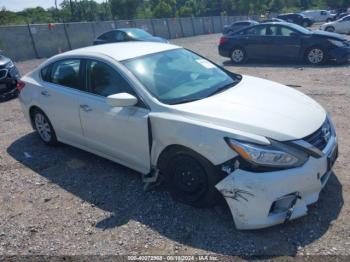  Salvage Nissan Altima