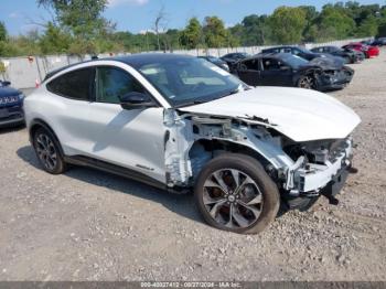  Salvage Ford Mustang