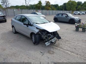  Salvage Ford Fiesta