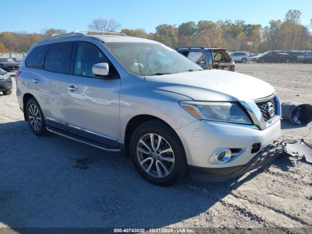  Salvage Nissan Pathfinder