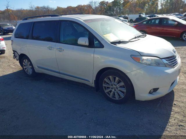  Salvage Toyota Sienna