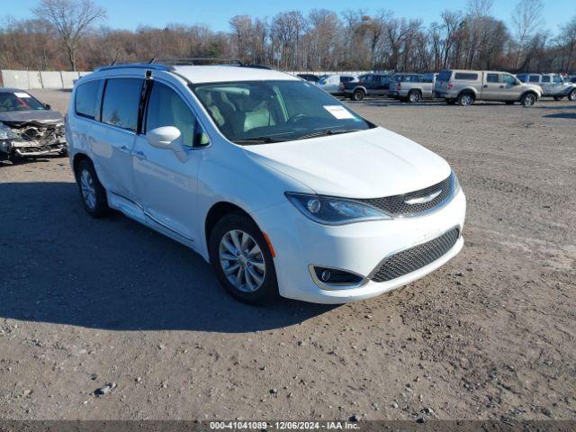  Salvage Chrysler Pacifica