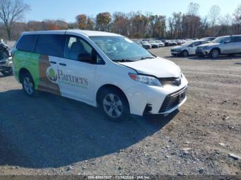  Salvage Toyota Sienna