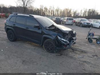  Salvage Jeep Cherokee