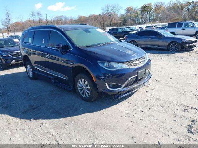  Salvage Chrysler Pacifica