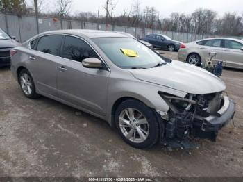  Salvage Nissan Altima