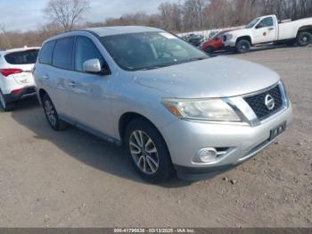  Salvage Nissan Pathfinder