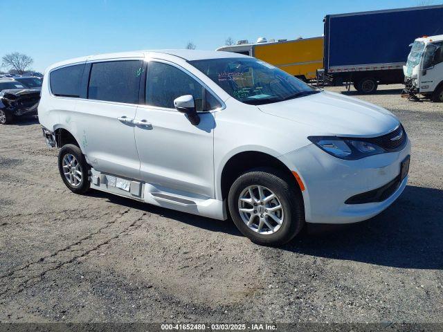  Salvage Chrysler Voyager