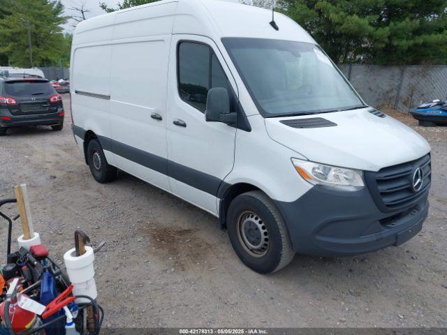  Salvage Mercedes-Benz Sprinter 2500