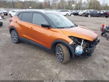  Salvage Nissan Kicks