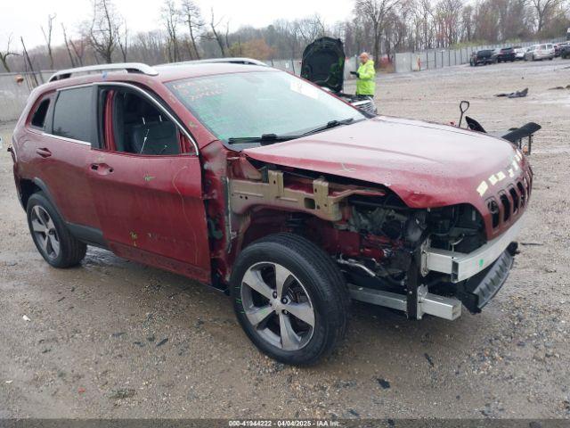  Salvage Jeep Cherokee