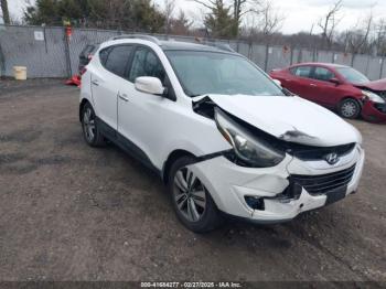  Salvage Hyundai TUCSON