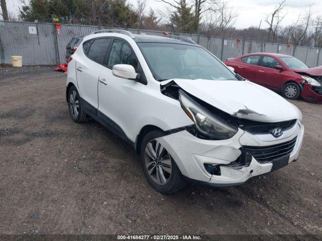  Salvage Hyundai TUCSON
