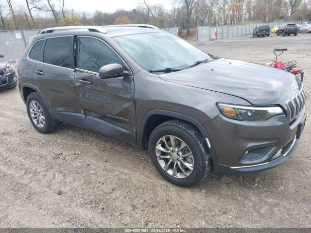  Salvage Jeep Cherokee
