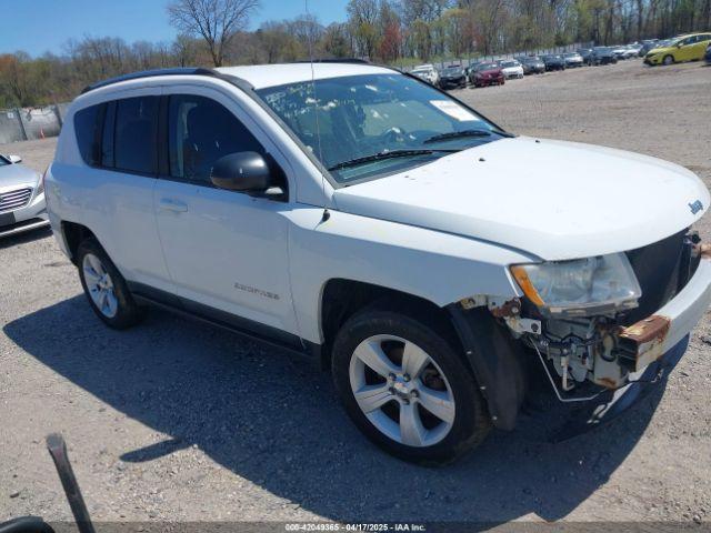  Salvage Jeep Compass