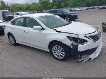  Salvage Nissan Altima