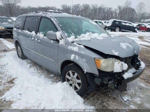  Salvage Chrysler Town & Country