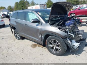  Salvage Toyota Highlander