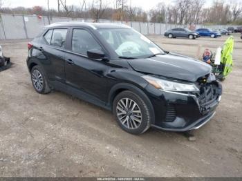  Salvage Nissan Kicks
