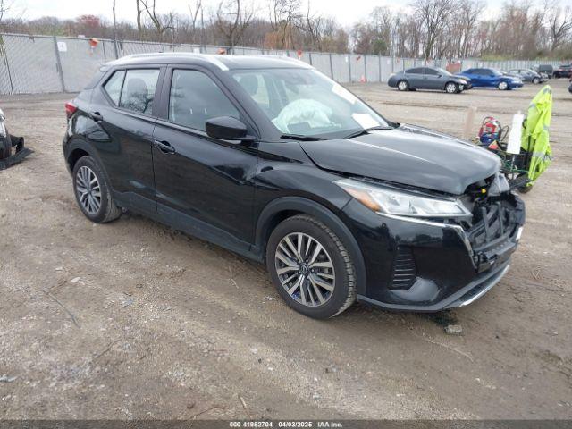  Salvage Nissan Kicks