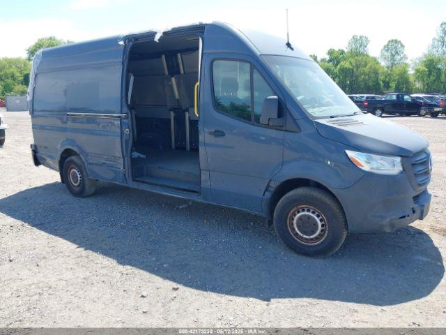 Salvage Mercedes-Benz Sprinter 2500