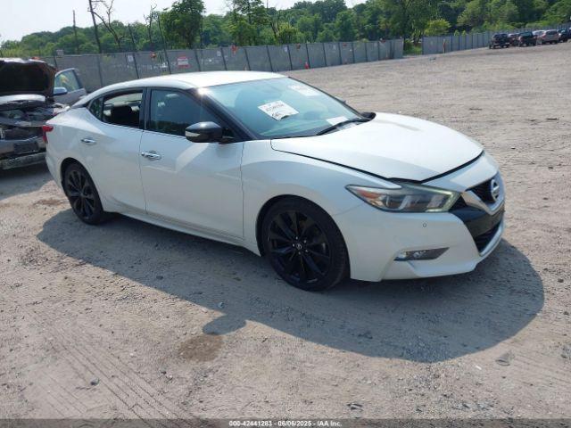  Salvage Nissan Maxima