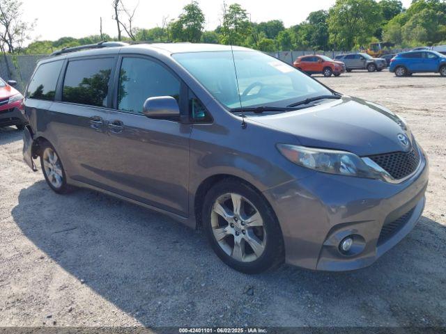  Salvage Toyota Sienna