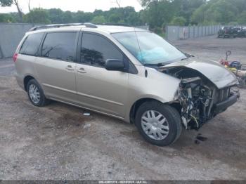  Salvage Toyota Sienna
