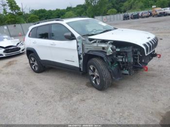  Salvage Jeep Cherokee