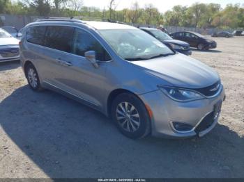  Salvage Chrysler Pacifica