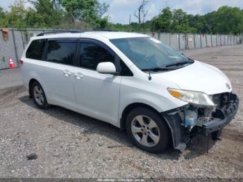  Salvage Toyota Sienna