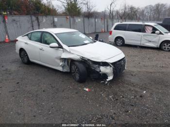  Salvage Nissan Altima
