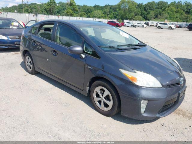  Salvage Toyota Prius