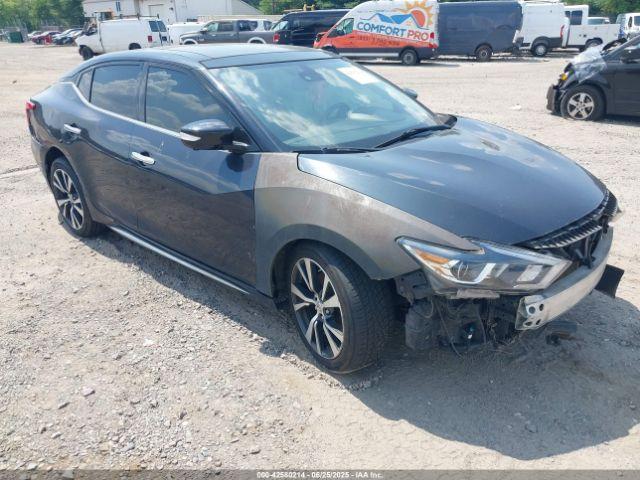  Salvage Nissan Maxima