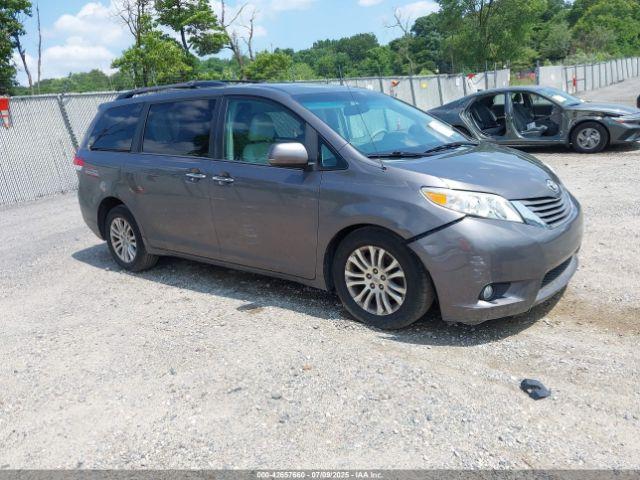  Salvage Toyota Sienna