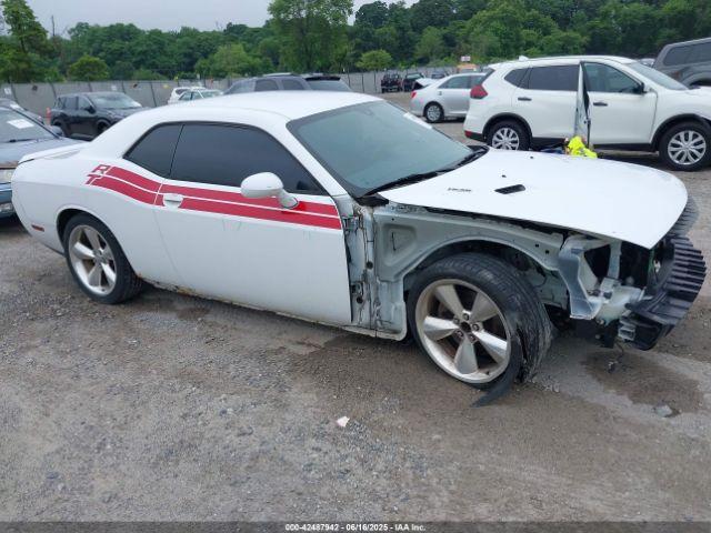  Salvage Dodge Challenger