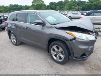  Salvage Toyota Highlander
