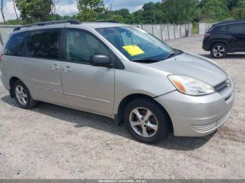  Salvage Toyota Sienna