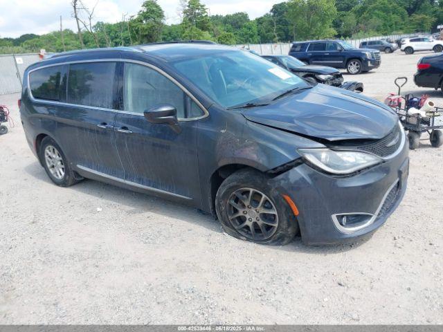  Salvage Chrysler Pacifica
