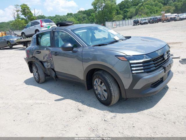  Salvage Nissan Kicks