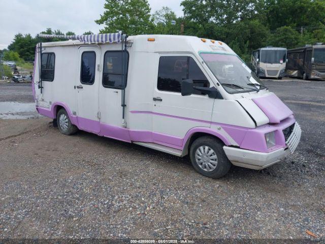  Salvage Winnebago Le Sharo Phasar