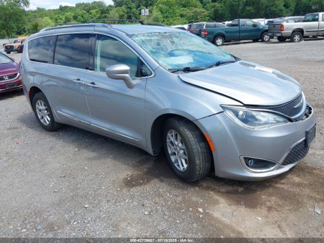  Salvage Chrysler Pacifica