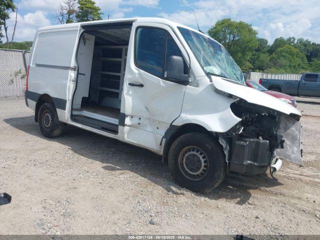  Salvage Mercedes-Benz Sprinter 2500
