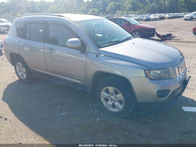  Salvage Jeep Compass