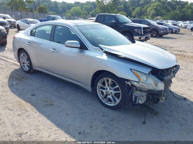  Salvage Nissan Maxima
