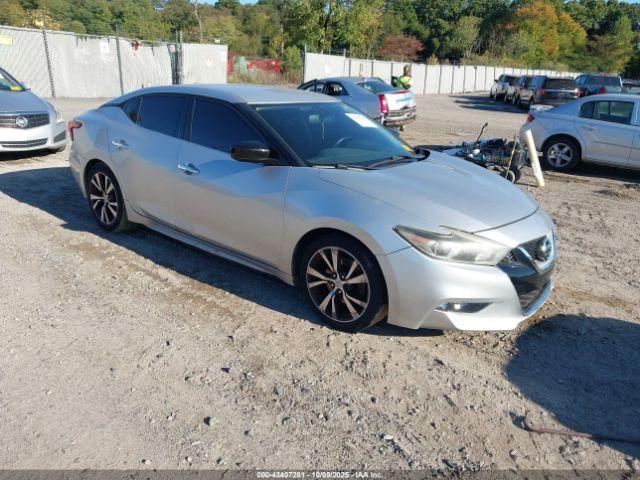  Salvage Nissan Maxima