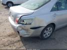 Toyota Camry Le Image 6